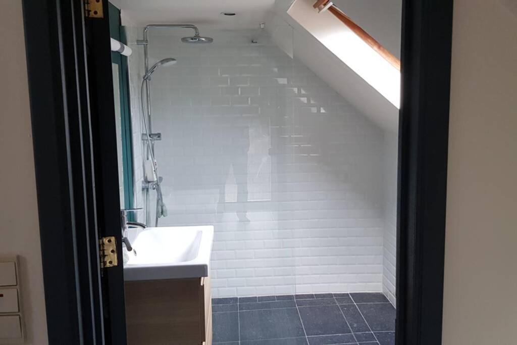 Appartement Isole, 1 Chambre Avec Terrasse Privee Ramillies المظهر الخارجي الصورة